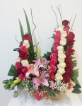 Caja rústica con 36 Rosas Ecuador, Liliums perfumados y flores silvestres